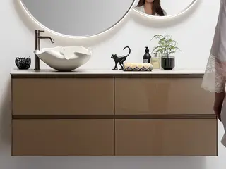 Como 150 Lusso - Myk Brun Høyglans