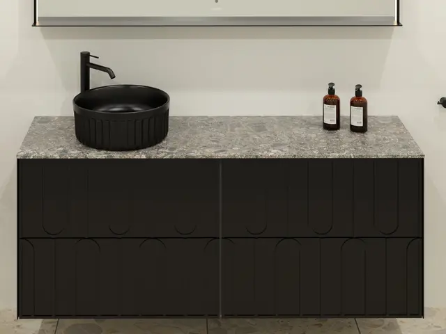 Como 150 Nova - Sort Matt 