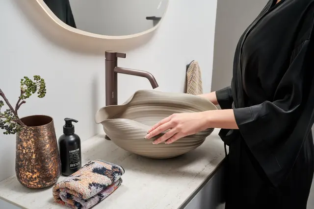 Handmade ART - VEKST Håndlaget bolleservant i Keramikk 