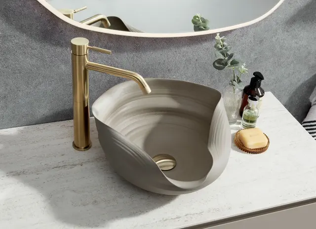 Handmade ART - VEKST Håndlaget bolleservant i Keramikk 