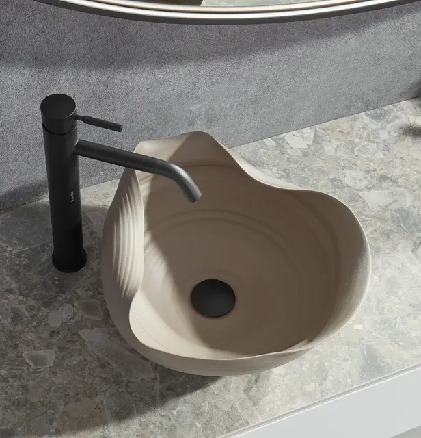 Handmade ART - VEKST Håndlaget bolleservant i Keramikk 