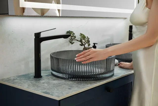Romano - Sort Transparent Bolleservant i glass 