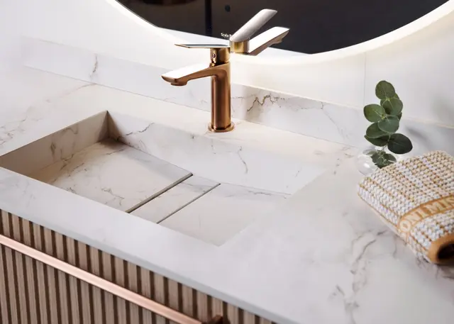 DEKTON - Entzo Heldekkende Servant Heldekkende Servant i DEKTON 