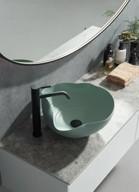 Tropea - Sort Børstet Ovalt speil med ramme og backlight 