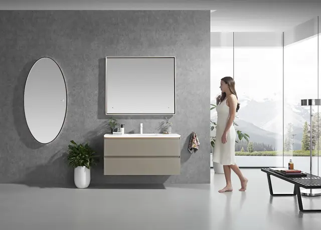 Tropea - Sort Børstet Ovalt speil med ramme og backlight 