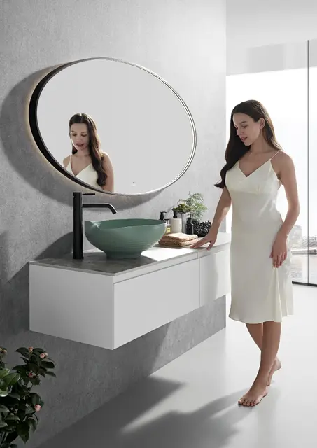 Tropea - Sort Børstet Ovalt speil med ramme og backlight 