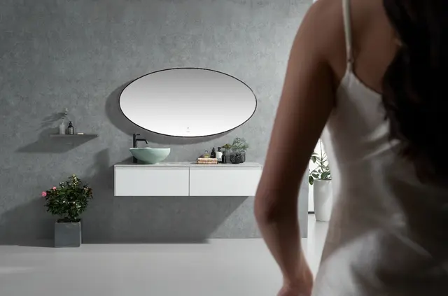 Tropea - Sort Børstet Ovalt speil med ramme og backlight 