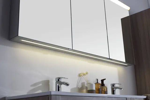 Capri 150 Speilskap med led-lys og underlys 