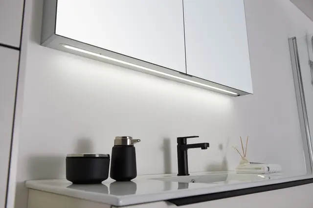 Capri Speilskap med led-lys og underlys 