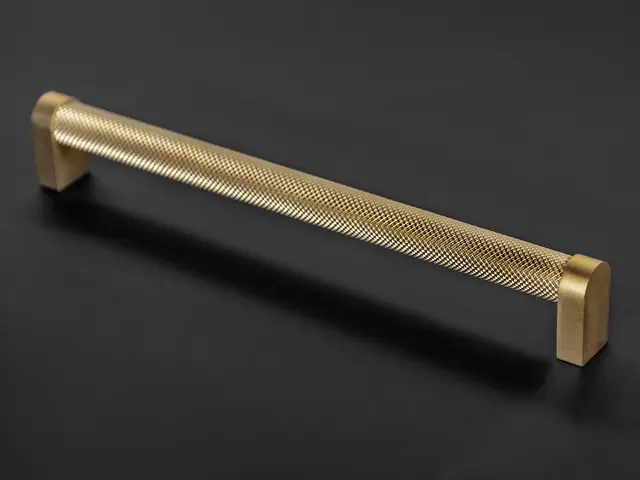 Rustico Håndtak 600 - Antikk Med crystal cut mønster 